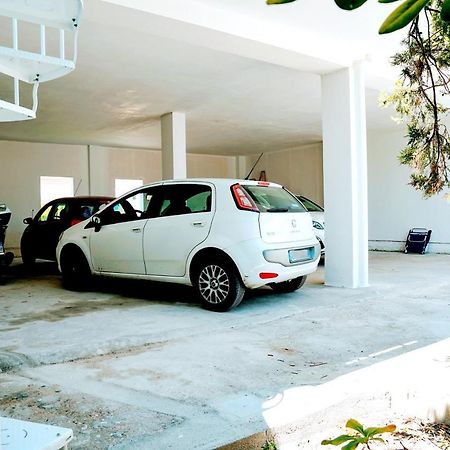 Fronte Mare In Centro Covered Parking Torre Lapillo Exterior foto