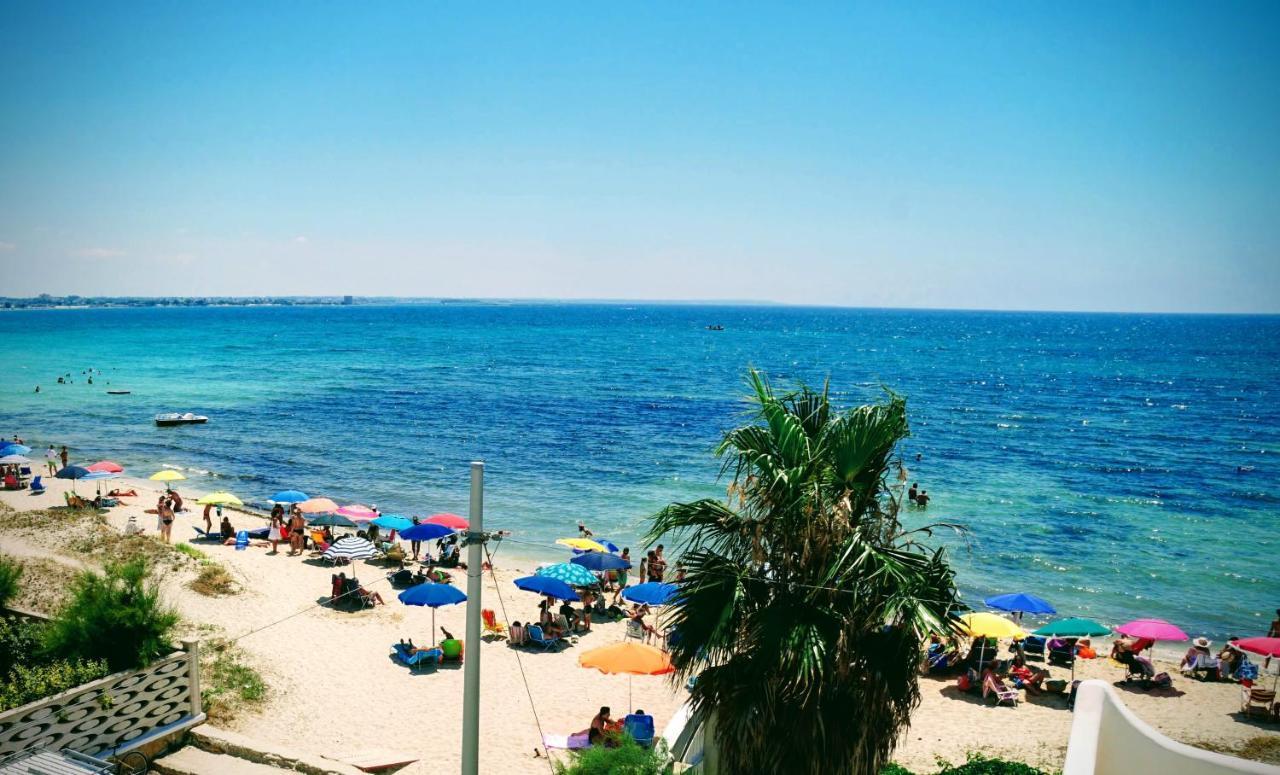 Fronte Mare In Centro Covered Parking Torre Lapillo Exterior foto