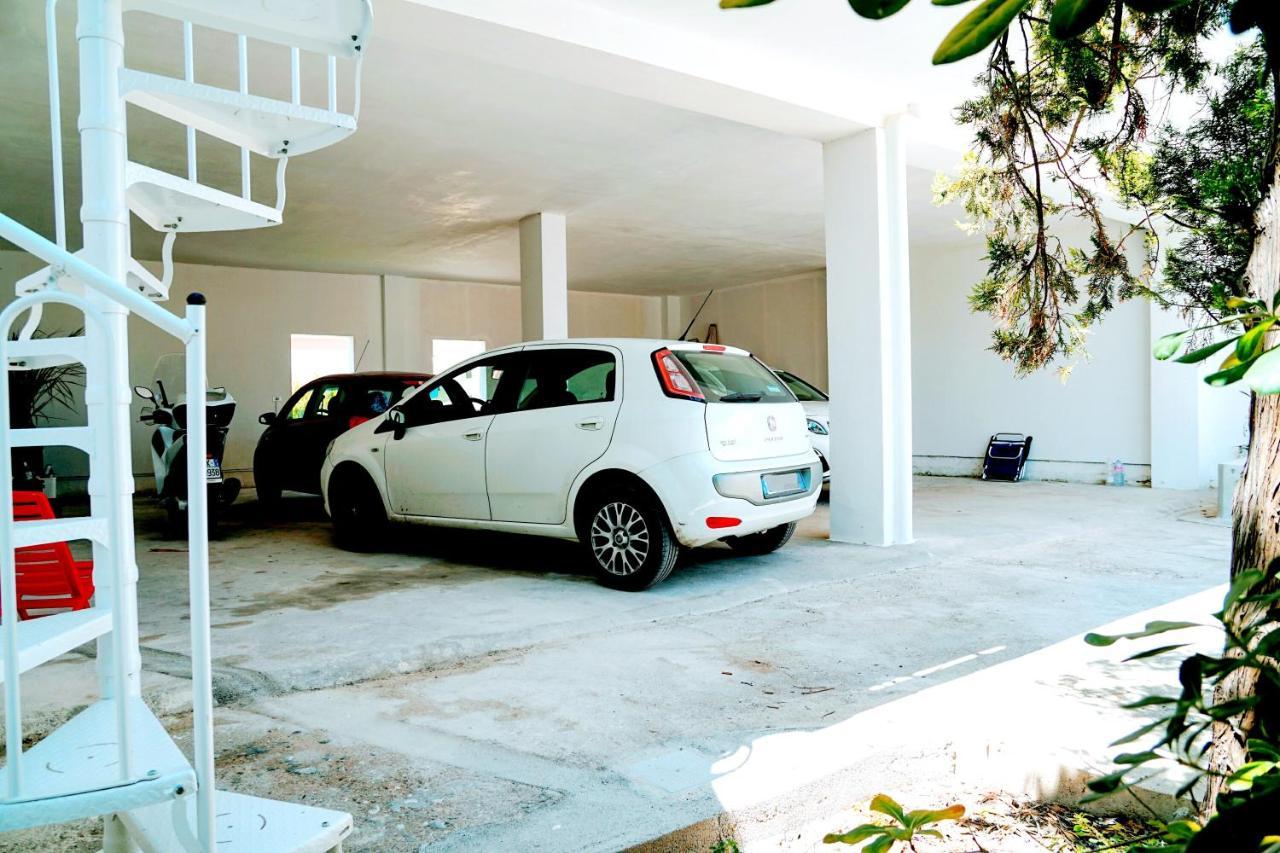 Fronte Mare In Centro Covered Parking Torre Lapillo Exterior foto