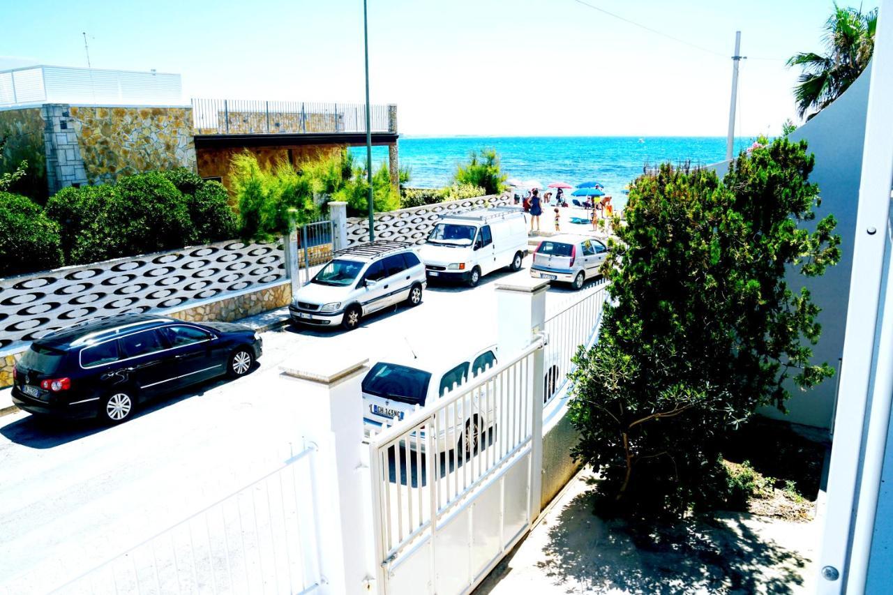 Fronte Mare In Centro Covered Parking Torre Lapillo Exterior foto