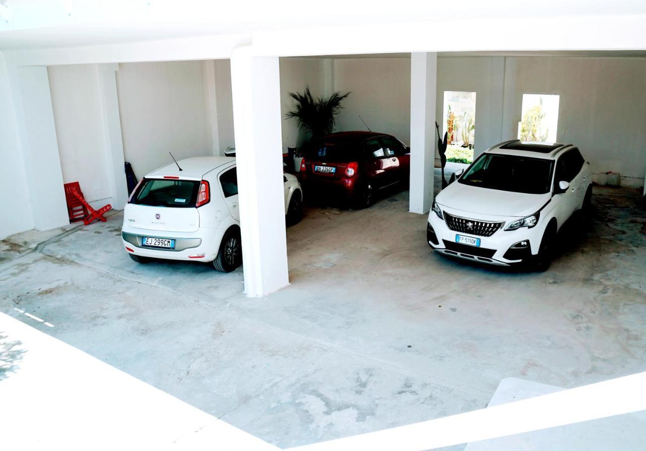 Fronte Mare In Centro Covered Parking Torre Lapillo Exterior foto
